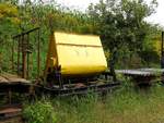 Muldenwagen, schlummert am Gelände des Bahnhofes Pöckstein-Zwischenwässern der Gurktalbahn seiner Wiederinbetriebnahme entgegen; 170903