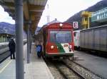 Der VT 31 der Murtalbahn wartet im Bahhnhof Unzmarkt als R 8709 auf seine Abfahrt nach Tamsweg (19.04.2008)