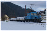 E3 am 1.2.2021 mit dem einzigen beladenen Zug von Breitenau nach Mixnitz an diesem Tag, aufgenommen in Mautstatt, kurz vor dem Zielbahnhof.