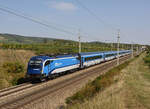 Der Railjet 71 präsentierte sich am herbstlichen 22.