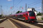 Railjet 657 (Wien Meidling - Graz) mit Schublok 1116 250  Polizei  bei der Einfahrt in Wiener Neustadt Hbf, 31.07.2012.