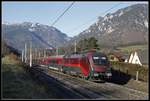 1116 205 mit Railjet bei Payerbach  am 4.12.2019.