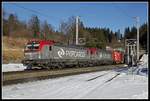 370 031 + 370 029 mit Güterzug zwischen Semmering und Steinhaus am 21.01.2020.