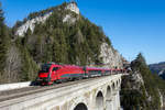 1216 020 war am 08.02.2020 mit dem railjet 133  Gondoliere  unterwegs. Die Aufnahme entstand am Krauselklause-Viadukt, kurz nach Breitenstein.