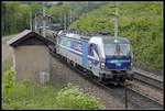 193 810 mit Güterzug bei Klamm - Schottwien am 18.05.2020.