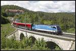 1216 235 mit Railjet auf dem Kartnerviadukt am 27.05.2020.