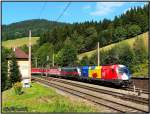 1116 056 Rumnien und 1016 035 Railjet durchfahren mit 2x1044 und 2x1142 als Lokzug 89950 den Bahnhof Breitenstein.