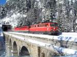 Gterzug berquert am 5.2.2005 das Krauselklauseviadukt kurz vor Breitenstein Richtung Gloggnitz