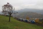 sterreichs blaue Tal Ente, der 4024 120 pendelt am 26.10.12 als Regionalzug zwischen Semmering und Payerbach-Reichenau.