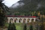 Am 21.10.13 bespannte eine BB 1216 einen Railjet von Wien nach Villach. Hier zeigt sich die sonderliche Fuhre auf dem Adlitzgraben Viadukt bei Breitenstein.