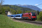 1216 230 mit Railjet 71 (Prag - Graz) beim Steinbauertunnel am Eichberg, 30.04.2016