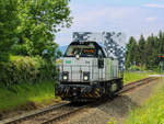 Graz. Am 15.05.2020 brachte die D6 der Steiermarkbahn den Mercedeszug zum Ostbahnhof. Von dort aus fährt der Zug dann weiter Richtung Bremerhaven. Die Rangierlok konnte ich auf dem Rückweg Richtung Messendorf kurz vor der Haltestelle Liebenau/Murpark ablichten.