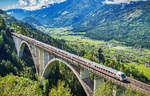 Der EC 114 fährt auf der Fahrt von Klagenfurt Hbf nach Dortmund Hbf, über die Falkensteinbrücke bei Obervellach.