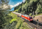 101 116-2 durchfährt mit dem EC 115  Wörthersee  (Münster (Westf) Hbf - Klagenfurt Hbf) die Haltestelle Oberfalkenstein.