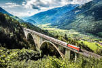 Eine 101 überquert mit dem EC 114  Wörthersee  (Klagenfurt Hbf - Dortmund Hbf) die Falkenstein-Brücke nahe der Haltestelle Oberfalkenstein.