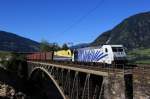 Am 27.08.12 leistet Lokomotion 185 661  Paul  Vorspann am LogServ Stahlzug.
Zuglok ist die CargoServ 1216 931 und geschoben wurde der Zug an diesem Tag von der Salzburger Lokalbahn 1216 940.
Hier bei der berquerung der Angerschlucht Brcke bei Angertal.