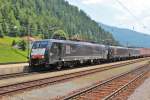 Am 30.Juni 2012 durchfhrt ein Triple schwarzer 189er angefhrt von ES64F4 281 mit einem KLV-Zug den Bahnhof Mallnitz-Obervellach auf der Tauernbahn in Richtung Schwarzach St.Veit.