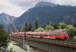Am Nachmittag des 17.6.2014 überquert der Talent 2 442 208 (Zweiteilig, mit Österreichzulassung) der DB Regio ``Werdenfelsbahn`` die Innbrücke bei Brixlegg Richtung Innsbruck.