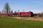 1116-247-8 vor dem Railjet aus Innsbruck.