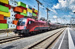 1116 231-2 und 1116 200-7 fahren mit dem railjet 564  OS 3509 VIE-LZS  (Flughafen Wien (VIE) - Salzburg Hbf -  Innsbruck Hbf), in Salzburg Hbf ein.