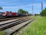 1116 225-4(ÖFB) braust mit RJX765 bei Timelkam in Richtung Linz; 190609