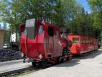 die Zahnraddampflokomotive Z 13 steht im Bahnhof St.