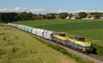 Baustellenbedingt wurde am 25. Juni 2016 der CargoServ-Zug 61037 mit den beiden Dieselloks 1504.01 und 1504.02 nach Steyerling geführt, und von mir bei Nettingsdorf fotografiert.

