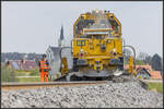 Eine Schotterbewirtschaftungmaschine in Arbeitsfahrt auf dem Westlichen Ast des Bahnhofs ..Weststeiermark in richtung GKB ( Groß Sankt Florian ) 27.04.2023