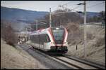 2.01.2024 . Vom Winter leider auch im neuen Jahr keine Spur . An diesem trüben Tag rollt GTW 01 nach Wies Eibiswald bei Kresbach. 