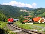 Gterzug 8533 beim Anstieg nach Leibenfeld am Morgen des 19.Juli 2013.