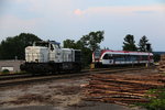 am Abend des 12.Juli 2016 begegnen sich DH 1700.2 im Zuge einer Verschubfahrt und ein einfahrender GTW 2/8 im Bahnhof Deutschlandsberg