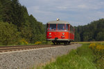 Schienenbus VT10.02 am 04 September 2016 beim Bahnhofsfest kurz vor der Einfahrt in Alling-Tobisegg.