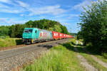 185 608 ATLU/LTE mit einem Containerzug bei Postbauer-Heng Richtung Nürnberg, 27.07.2020