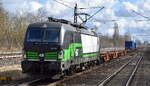 LTE Logistik- und Transport GmbH, Graz [A] mit der ELL Vectron  193 739  [NVR-Nummer: 91 80 6193 739-0 D-ELOC] und einem fast leeren Containerzug am 15.03.23 Durchfahrt Bahnhof