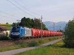 Am Abend des 09.05.2009 ist die 1216 910  mit einem umgeleiteten Gterzug bei   Wartberg/Kr.