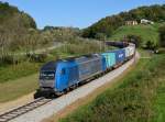 Adria Transport brachte am 09.Oktober einen Containerzug mit der LTE 2016 903  Maria  von Spielfeld-Straß zum Adriahafen Koper, fotografiert in Strihovec.