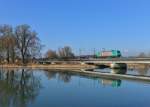 185 608 mit 46695 am 27.02.2015 auf der Isarbrücke bei Plattling.