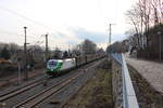 193 728 (SETG) zu sehen am 27.01.20 mit einem Hackschnitzelzug in Gößnitz.