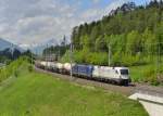 182 601 + 183 500 mit einem Knickkesselzug am 04.05.2013 bei Mühldorf-Möllbrücke.