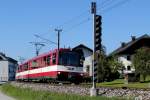 ET 57 OberInnviertl mit ET 58 Partnerstadt Dresden als S1 40 von Lamprechtshausen nach Salzburg Hauptbahnhof Lokalbahn, das Bild entstand unnchst der Haltestelle Hagenau; am 01.10.2011