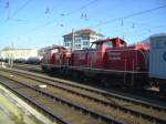 Zwei V 100 der Salzburger Lokalbahn durchfahren dehn Salburger Hbf.