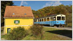 ET 1 der StB am 23.10.2021 von Feldbach auf der Fahrt nach Bad Gleichenberg aufgenommen beim Fotohalt in Maierdorf. Dieses Bild war durch die Brennweite extrem verzerrt - habe versucht, es so gut wie möglich zu entzerren, wobei fast 50 % vom Bild oben und unten zwangsläufig weg gefallen sind. Der ET 1 wurde dadurch auch um ein schönes Stück länger ;-) 