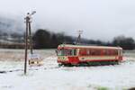 Einiges an Schnee gab es auch im März 1987 in der Weststeiermark.
Der 5090 005, der im Zuge des 150 jährigen Jubiläums der Eisenbahn in Österreich auf der Wildbacher Lokalbahn fuhr, rollt hier als FW6 durch die Bedarfshaltestelle Geipersdorf-Wildbachberg in Richtung Frauental-Bad Gams.