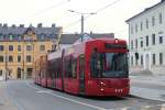 Tw.320 wartet in der provisorischen Endstelle Gmunden - Klosterplatz seine Wendezeit ab. (14.02.2015)