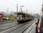 Wien Wiener Lokalbahnen (WLB) Tw 124 + Tw 409 XII, Meidling, Eichenstraße am 17. März 2018.