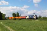 183 705 mit einem Containerzug am 17.05.2012 bei Baiersdorf.