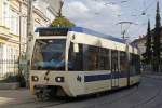 20.8.2013  TW 408 der Wiener Lokalbahnen (WLB, besser bekannt als Badner Bahn) kommt nach der langen schnen Fahrt von Wien-Oper in Baden-Josefsplatz an.