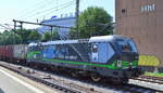 WLC - Wiener Lokalbahnen Cargo GmbH mit der ELL Vectron  Von Wien überallhin!   193 213  [NVR-Nummer: 91 80 6193 213-6 D-ELOC] und Containerzug Richtung Hamburger Hafen am 25.06.19 Bahnhof