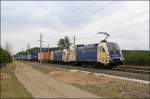 ES64U2-023 und ES64U2-020 fahren am 07.04.13 mit dem TEC 43623 (Pta-Sd) von Wr.Neustadt kommend die Hst.