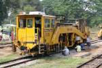 SRT อน.15 (อน.=TM./Tamping Machine) eine Gleisstopfmaschine der Type 08-16 3S am 13.März 2011 im Bf.